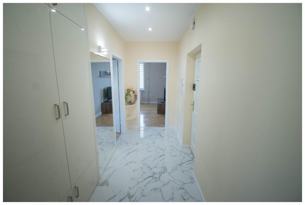 Color 24 Apartament III Stalowa Wola Exterior foto